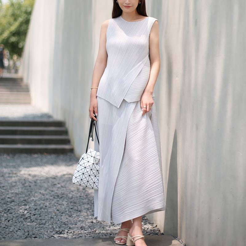 Asymmetric Top Women - レディース ライトグレー プリーツ ノースリーブ アシンメトリー 2ピースセット