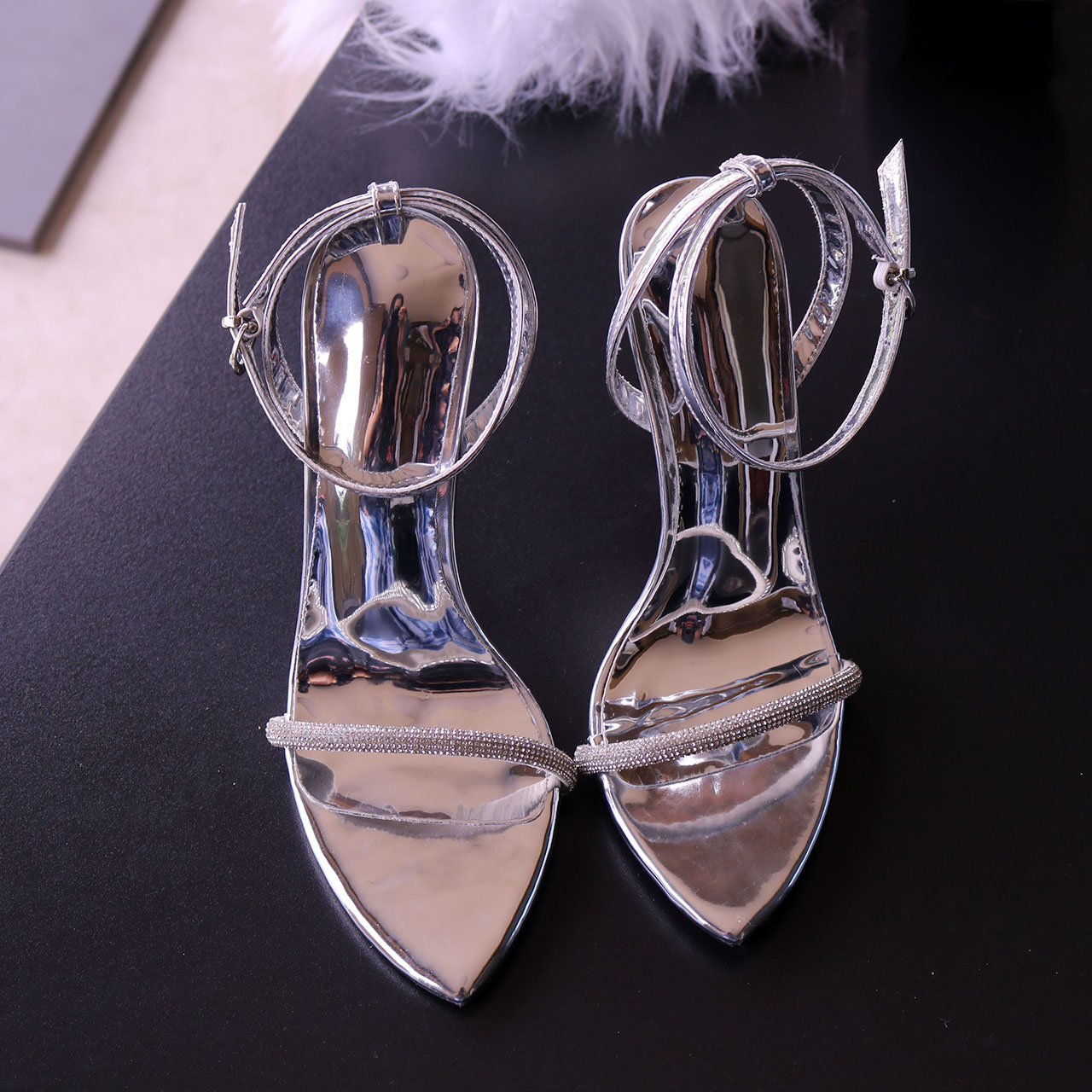 シルバーミラーラッカー仕上げのレディースハイヒールサンダル、 - Women Queen Fashion のレビューと価格