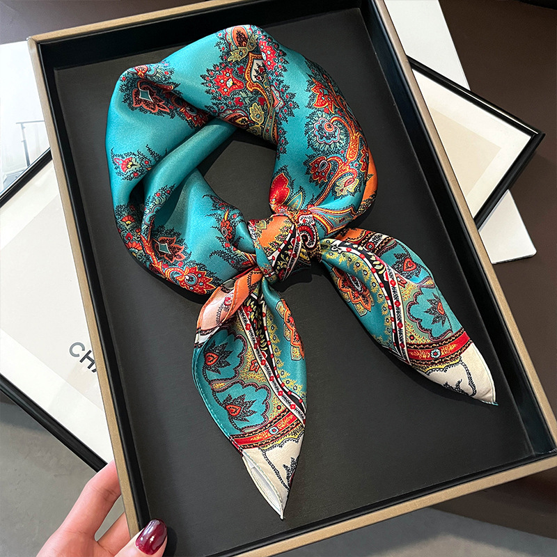 女性用フラワーシルキースカーフ,スクエアフォーマット,ラグジ - Women Fashion Necktie のレビューと価格