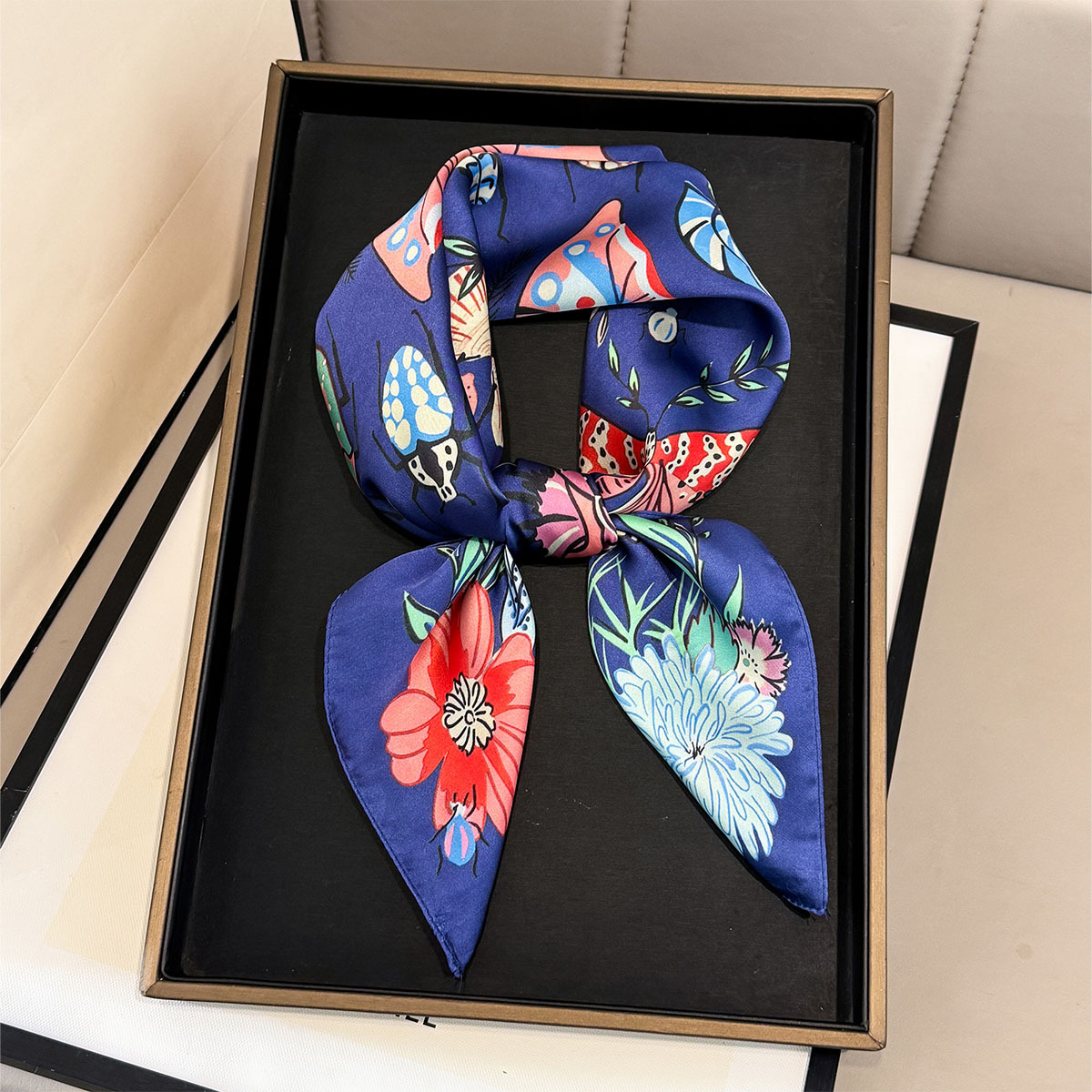 2026 新蝶プリントシルクスクエアスカーフ女性ソフトサテン - Women Fashion Necktie のレビューと価格