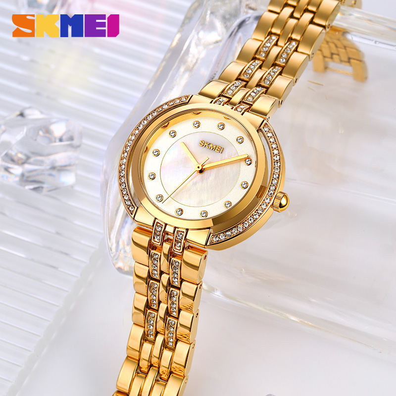 レディースブレスレットクォーツ時計高級ラインストーンダイヤル - Fashion Women Watch のレビューと価格